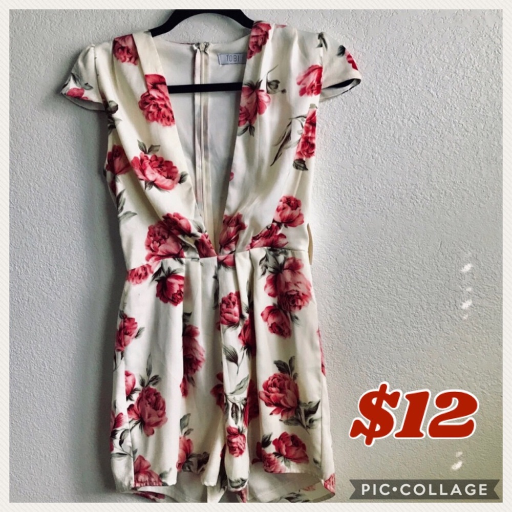 Sexy Tobi Plunging Neckline Romper NWT